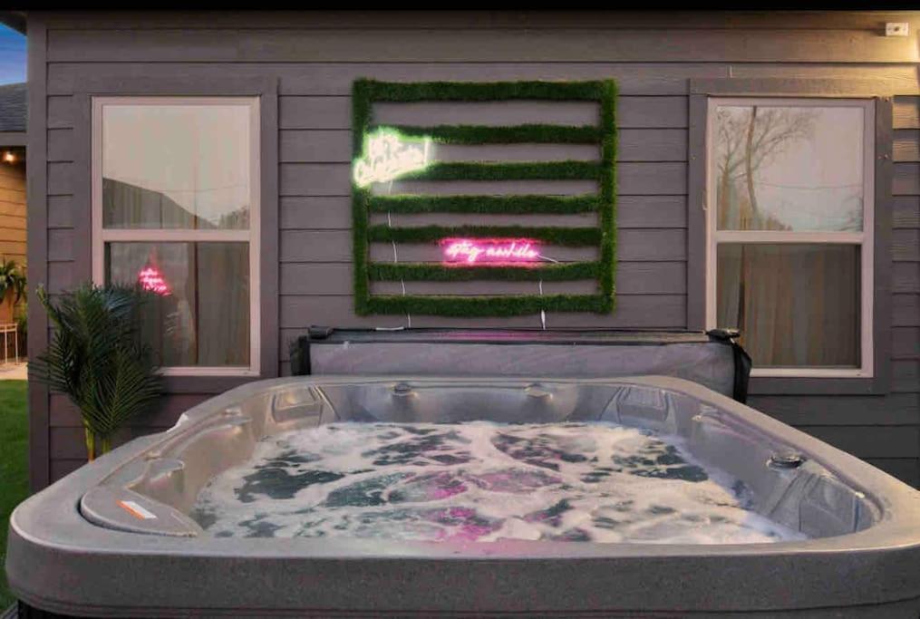 Luxe Downtown Retreat•Hot Tub • Fire Pit. Sleeps16 Villa Houston Exterior photo